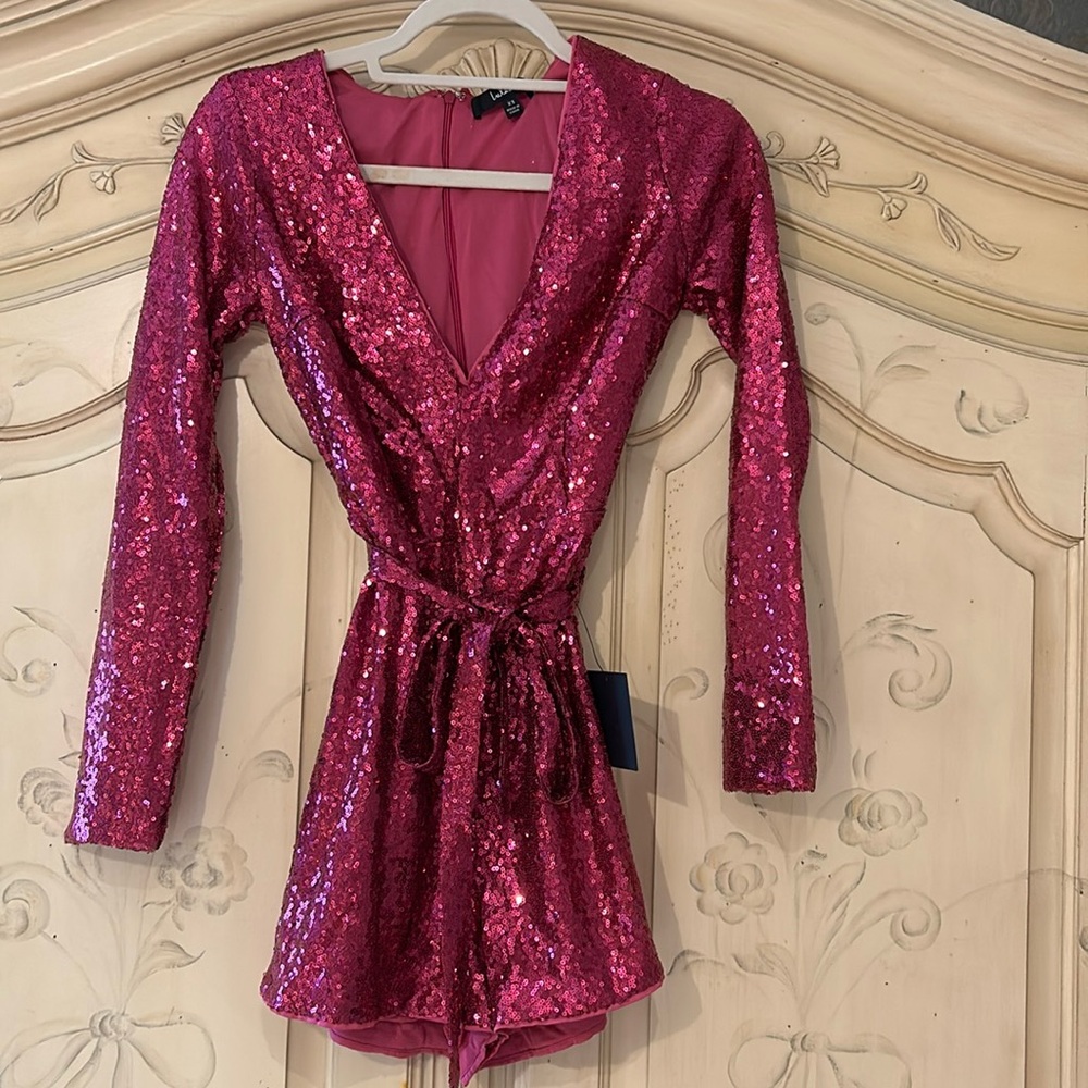 NWT Lulu’s extra small sequin pink romper